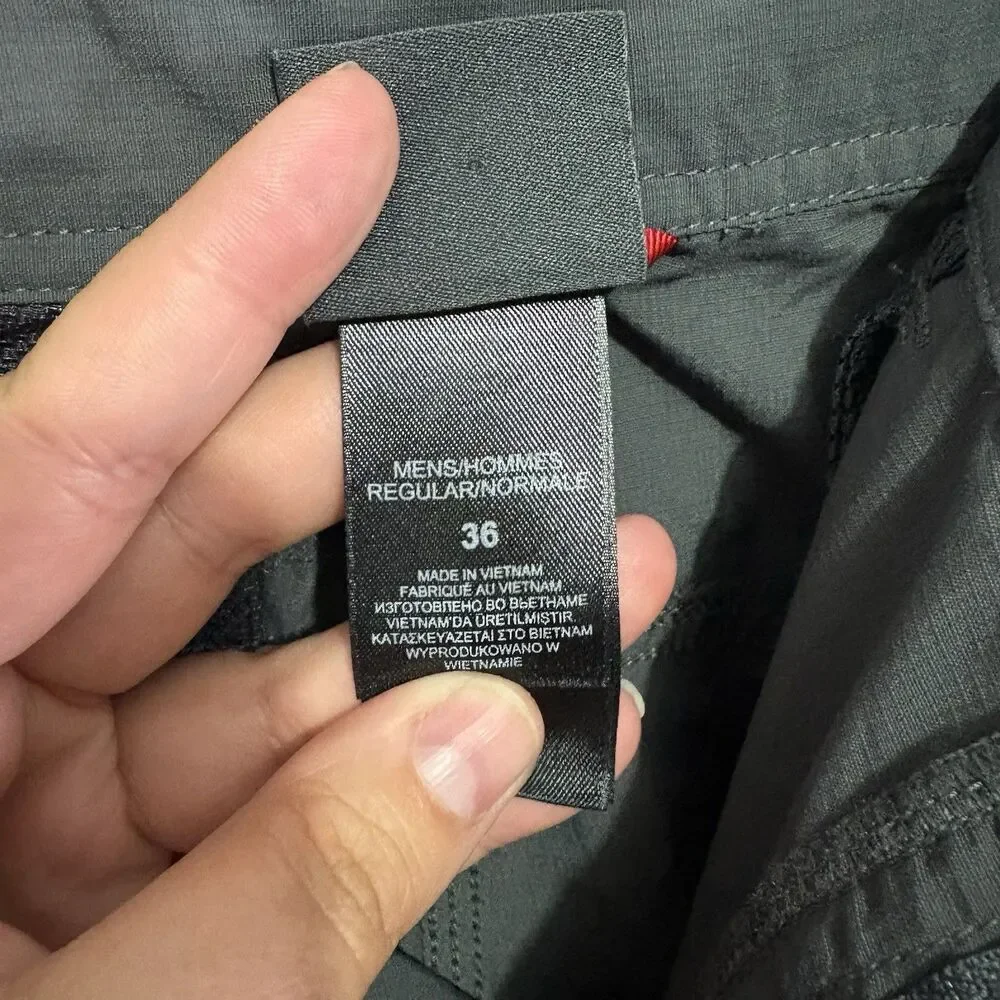 The North Face Shorts Mens 36 Black Nylon Hiking Quick Dry Cargo Zip Pocket
